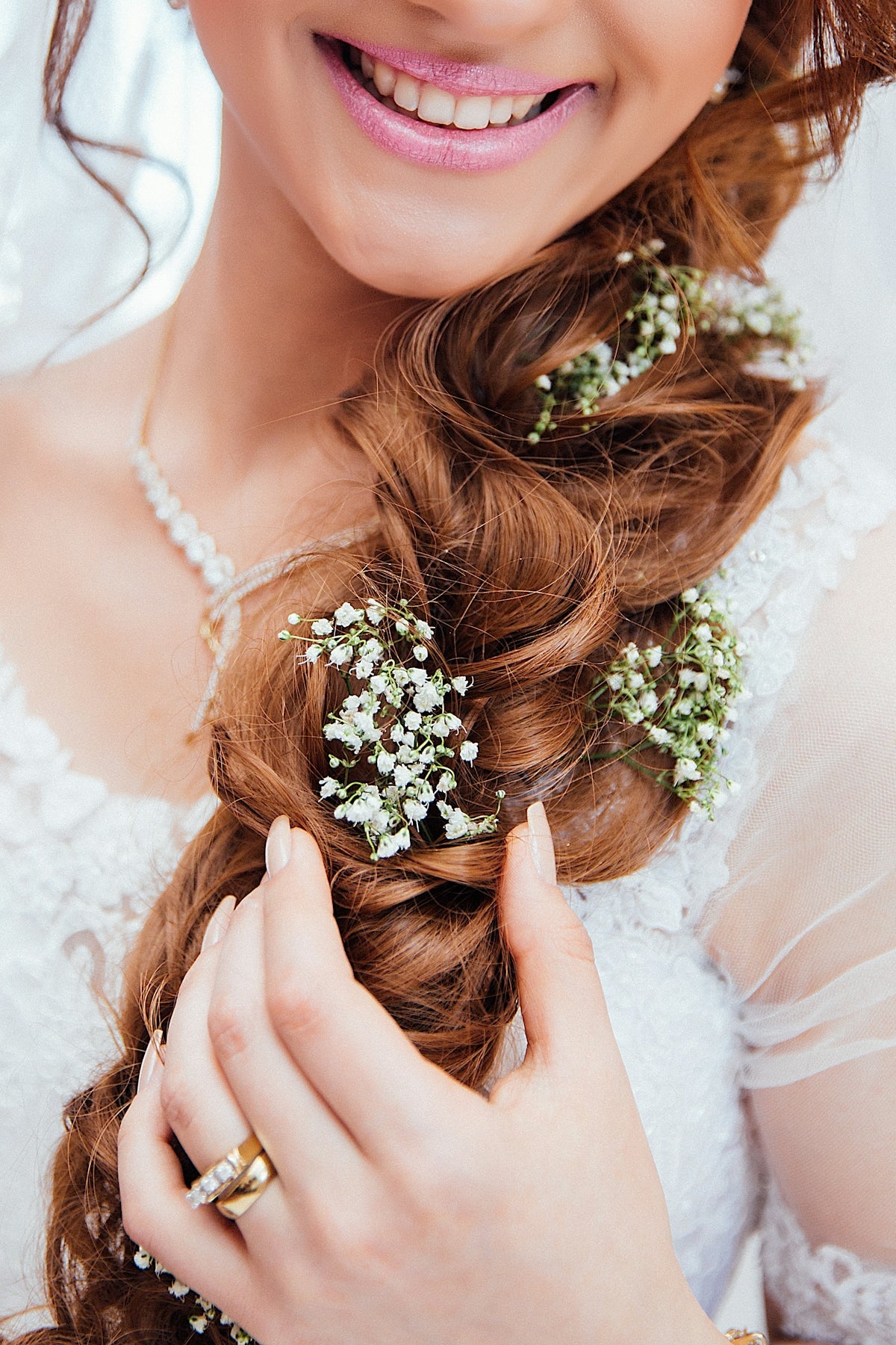 Natural-Looking Styles mit Lace Wigs kreieren