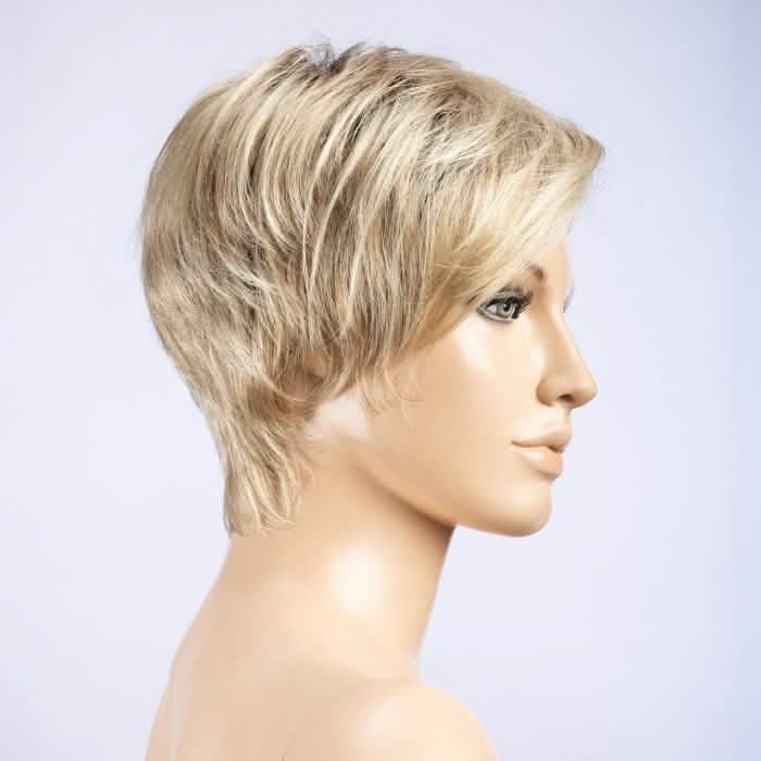Ellen Wille First sandyblonde rooted