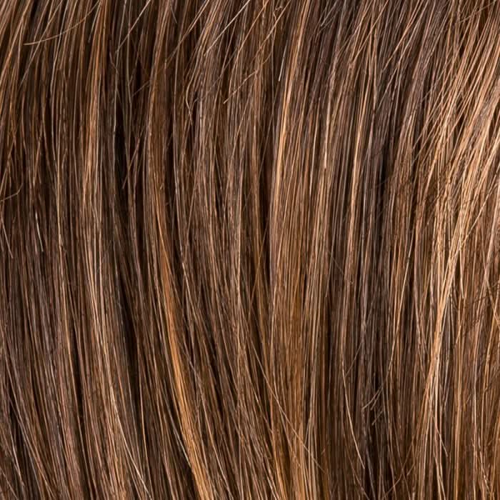 Farbvariante Hazelnut Mix der Ellen Wille Ready Mono Part Perücke mit warmen Braun- und Kupfertönen für lebendige Tiefe.