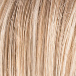 Pearl Blonde Rooted Farbvariante der Ellen Wille Ready Mono Part Perücke mit perlmuttfarbenen Blondtönen und dunklem Ansatz.