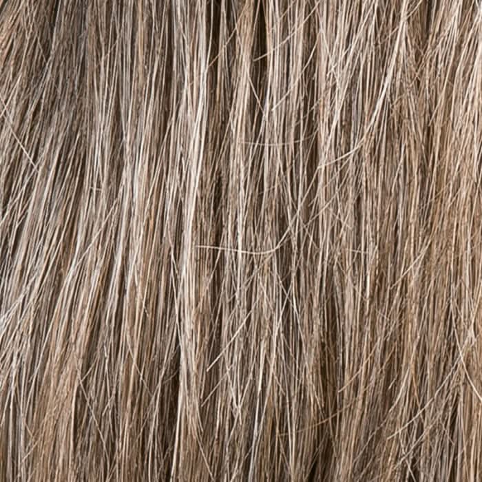 Farbvariante Caramel Rooted der Ellen Wille Vivi Mono Part Perücke, harmonische Mischung aus Karamell- und Aschblondtönen.