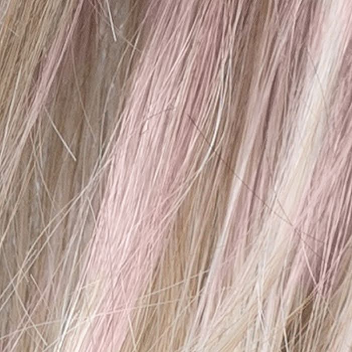 Farbmuster Pastel Rose Rooted der Ellen Wille Vivi Mono Part Perücke, zarte Rosétöne kombiniert mit aschblondem Unterton.