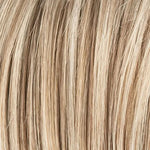 Farbmuster Sandy Blonde Rooted der Ellen Wille Vivi Mono Part Perücke, natürliche Blondnuance mit dunklem Ansatz für realistische Wirkung.