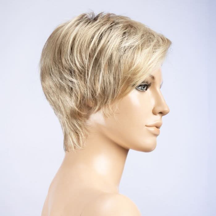 Ellen Wille First sandyblonde rooted