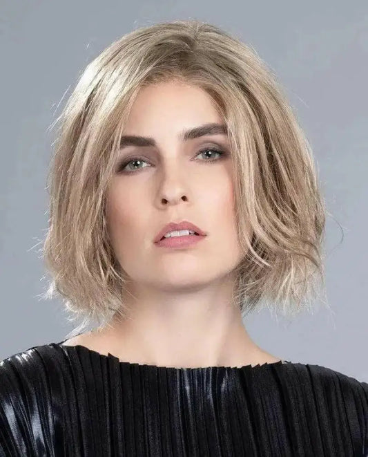 Tousled blonde bob mit strukturierten Stufen, Haarteil Ellen Wille bei Nogi Beauty Shop