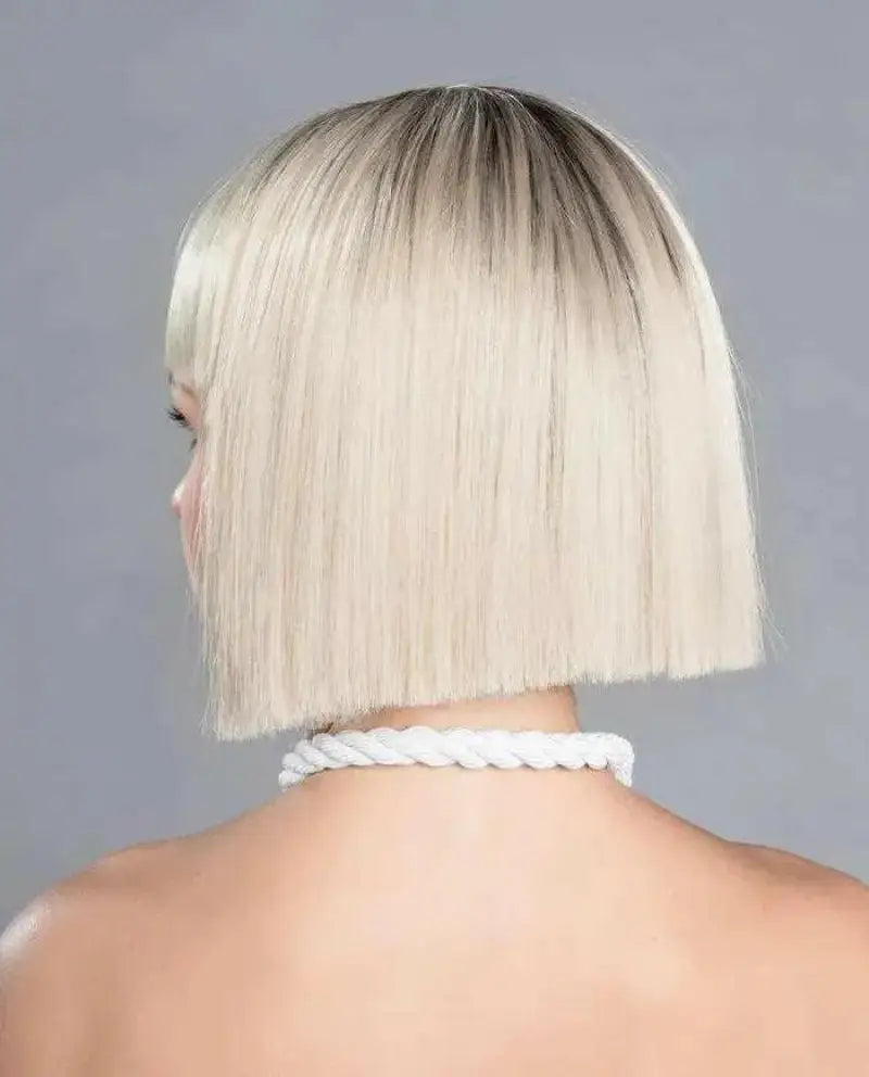 Platinblonde Bob mit geraden Pony von Ellen Wille im Nogi Beauty Shop - Perücken Kunsthaarperücken Perücke