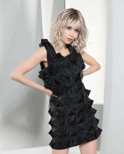 Schwarzes Rüschenkleid mit geometrischen Texturdetails von Ellen Wille Perla - Perücken Kunsthaarperücken kaufen