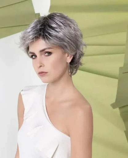 Ellen Wille Rica One-Shoulder Ruffled Top with Silver-Gray Hairstyle - Perücken Kunsthaarperücken mit Silber-Grauer