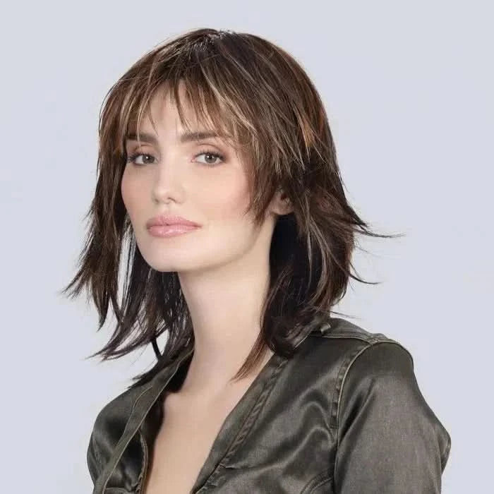 Seitliche Ansicht der Ellen Wille Rainbow Schulterlange Perücke Perucci mit strukturierter Frisur und Monofilament-Krone.